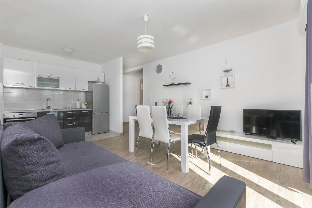 Apartments Lorenzo ロクヴァ・ロゴズニツァ エクステリア 写真