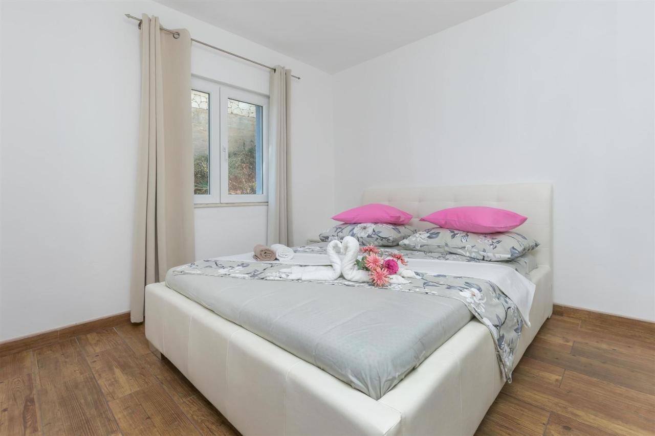 Apartments Lorenzo ロクヴァ・ロゴズニツァ エクステリア 写真