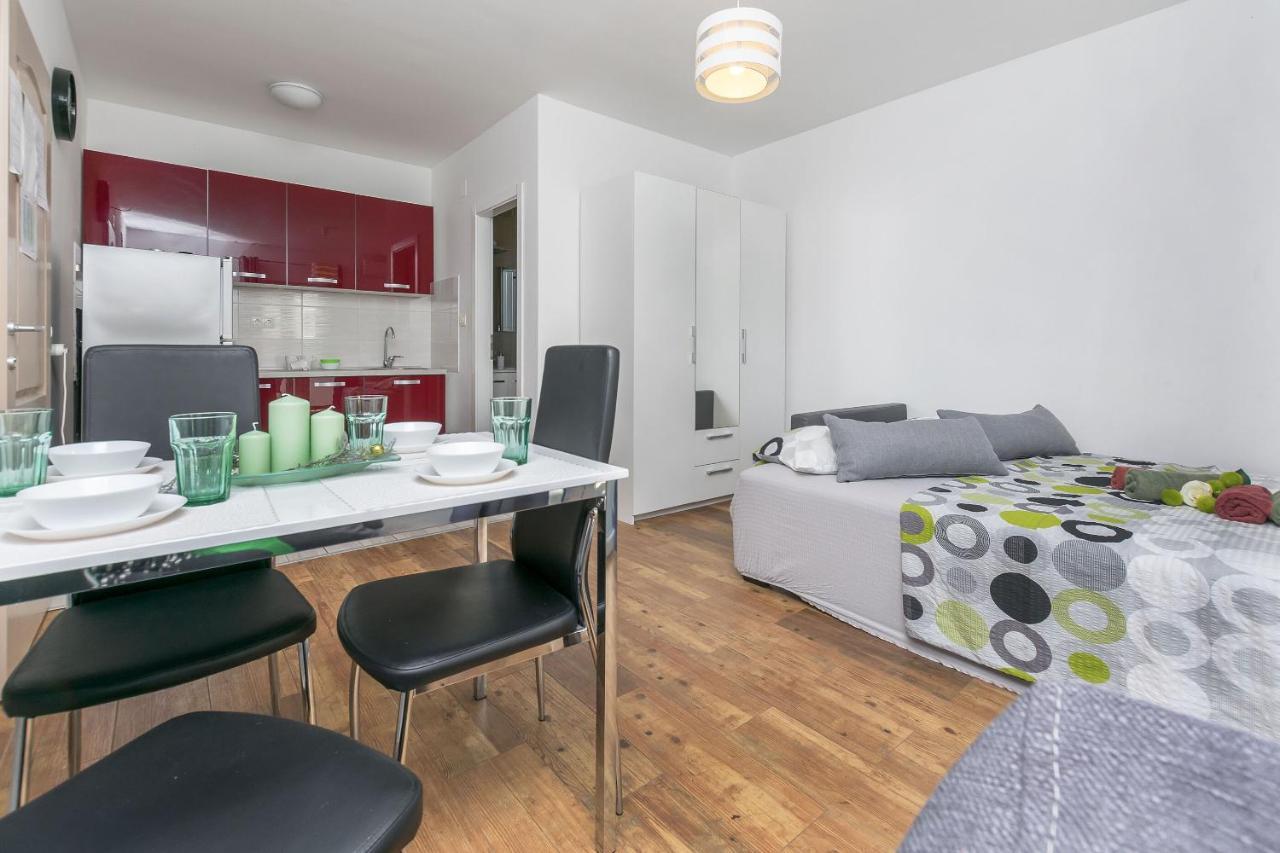 Apartments Lorenzo ロクヴァ・ロゴズニツァ エクステリア 写真