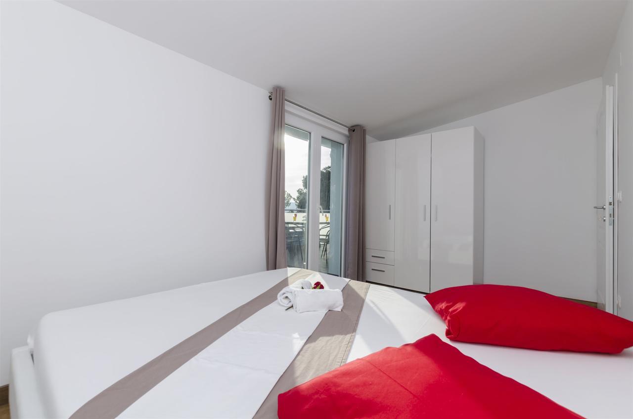 Apartments Lorenzo ロクヴァ・ロゴズニツァ エクステリア 写真