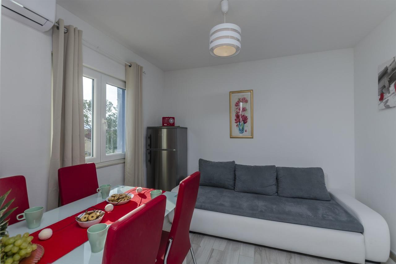 Apartments Lorenzo ロクヴァ・ロゴズニツァ エクステリア 写真